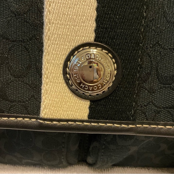 Coach Voyager Messenger Bag - Picture 2 of 8